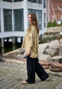 OVERSIZED BLUSE V-AUSSCHNITT