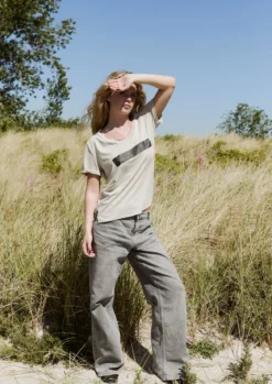 V-NECK TEE ERASE